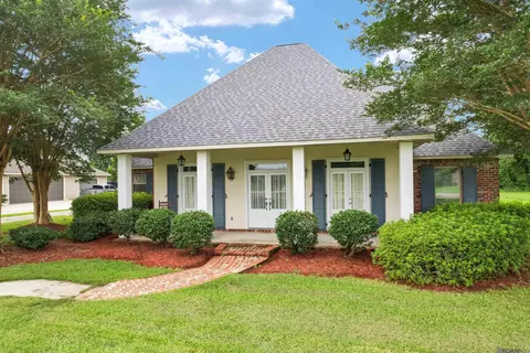 8768 Wyeth Dr, Denham Springs, LA 70706