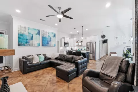 10218 La Jolla Ct, Baton Rouge, LA 70818