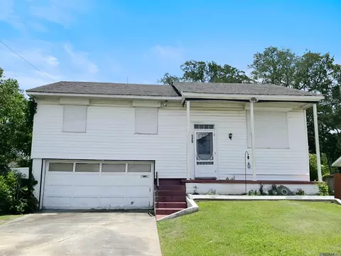 319 Amapola Cir, Terrytown, LA 70056