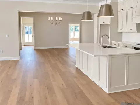 5984 Madison Ct, Saint Francisville, LA 70775