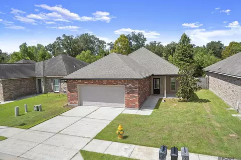 6742 Silver Springs Dr, Greenwell Springs, LA 70739