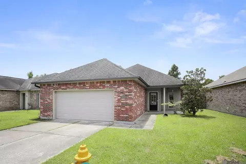 6742 Silver Springs Dr, Greenwell Springs, LA 70739
