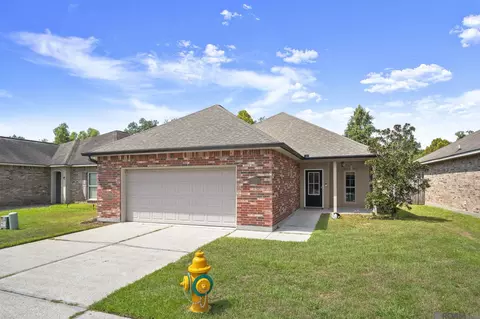 6742 Silver Springs Dr, Greenwell Springs, LA 70739