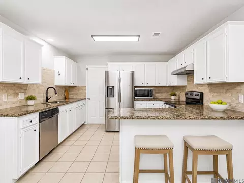 Kitchen - 12805 Ina Dr, Walker, LA 70785 photo 1 of 4