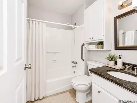 Bath - 12805 Ina Dr, Walker, LA 70785 photo 3 of 3