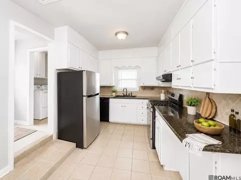 Kitchen - 12805 Ina Dr, Walker, LA 70785 photo 3 of 4