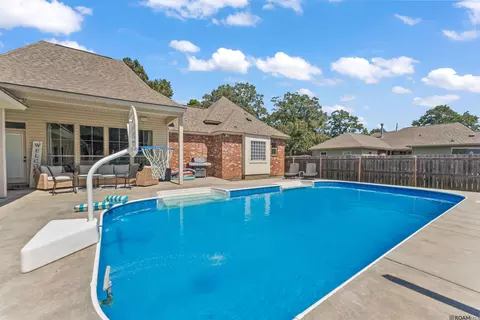 Exterior - 32550 Dwayne Dr, Walker, LA 70785 photo 6 of 9