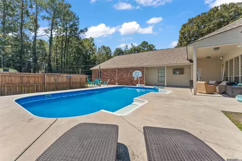 Exterior - 32550 Dwayne Dr, Walker, LA 70785 photo 5 of 9