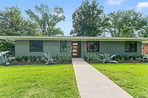 1076 Denbo Dr, Baton Rouge, LA 70806