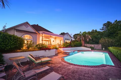 16924 Sunset Point Ct, Baton Rouge, LA 70816