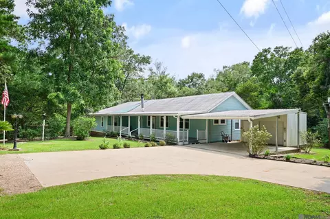 8801 Island Rd, Saint Francisville, LA 70775