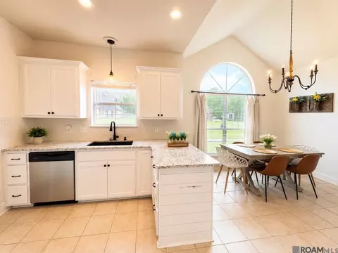 Kitchen - 12508 Jeremy Ct, Walker, LA 70785 photo 1 of 2