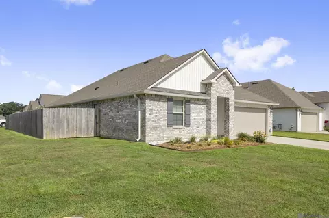 32123 Devan Trl, Denham Springs, LA 70726