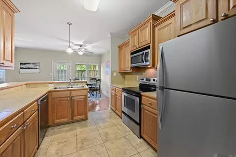 Kitchen - 20210 De Chene Dr, Walker, LA 70785 photo 1 of 3