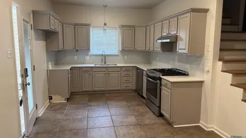 7141 Point Avery Dr, Baton Rouge, LA 70817