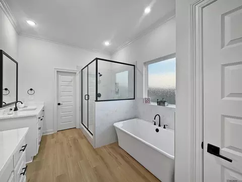 Bath - 39551 Hernando De Soto Dr, Darrow, LA 70725 photo 1 of 6