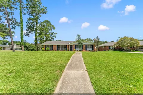 5823 Clematis Dr, Baton Rouge, LA 70808