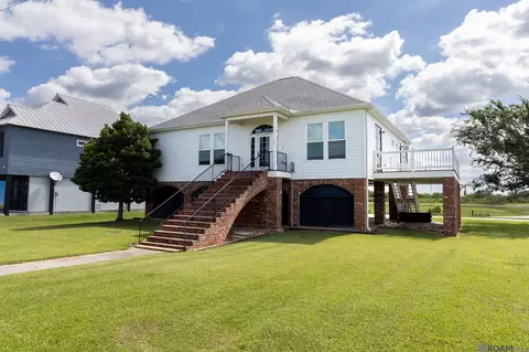 102 Sandpiper Ln, Lake Charles, LA 70607