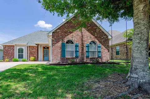 12258 River Highlands Dr, Saint Amant, LA 70774