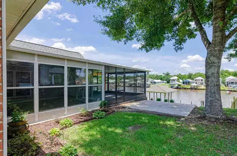 12258 River Highlands Dr, Saint Amant, LA 70774