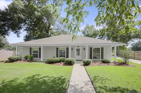 5211 Fort Gregg Dr, Baton Rouge, LA 70817