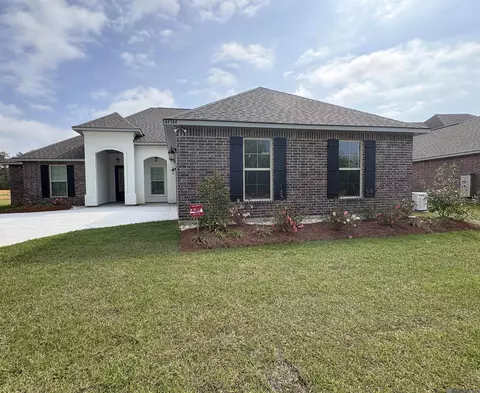 44344 Lake Wind Dr, Hammond, LA 70403