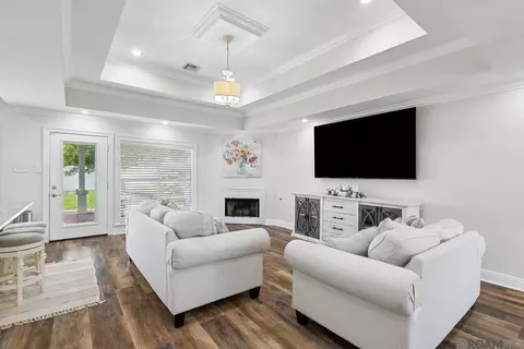 104 Oak Arbor Dr, Laplace, LA 70068