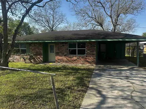 410 Willow St, Labadieville, LA 70372