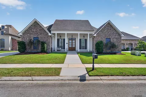 17677 Magnolia Trace Dr, Greenwell Springs, LA 70739