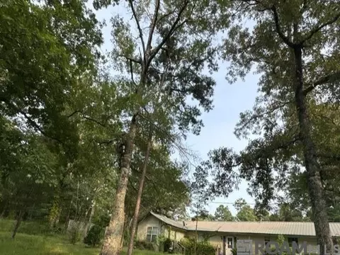 32 Tyrone Dr, Greensburg, LA 70441
