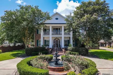 1301 Charlestowne Ln, Lake Charles, LA 70605