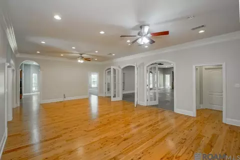 Living - 14150 Lockhart Ln, Walker, LA 70785 photo 3 of 9