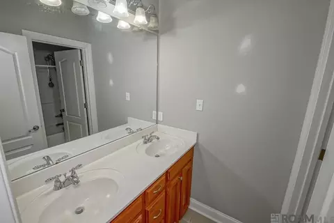 Bath - 14150 Lockhart Ln, Walker, LA 70785 photo 7 of 7