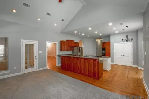Living - 14150 Lockhart Ln, Walker, LA 70785 photo 5 of 9