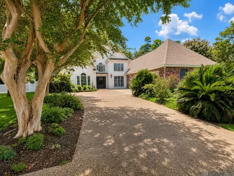 8360 Bastille St, Denham Springs, LA 70726