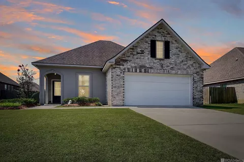 14288 Impala Run Ct, Denham Springs, LA 70726