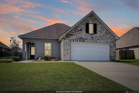 14288 Impala Run Ct, Denham Springs, LA 70726