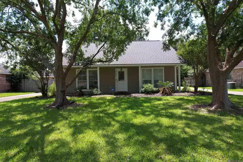 9626 Banway Dr, Greenwell Springs, LA 70739