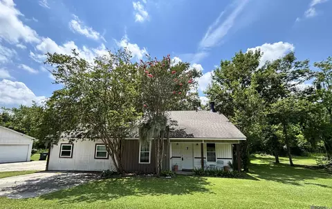 8369 Phillips Rd, Saint Amant, LA 70774