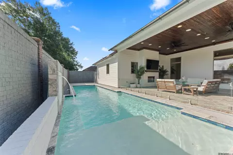 15653 Rose Meadow Dr, Baton Rouge, LA 70817