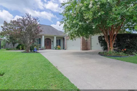 17892 Villa Lake Ave, Greenwell Springs, LA 70739