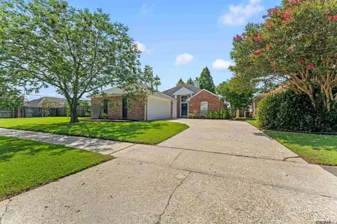 17848 Christophers Crossing Dr, Baton Rouge, LA 70817