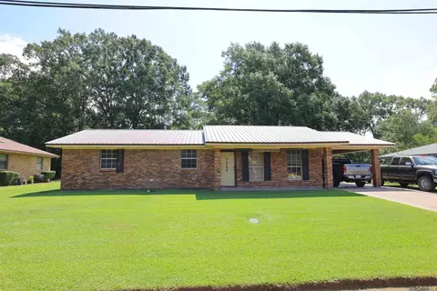 1009 Lotus Dr, Natchez, MS 39120 photo 1