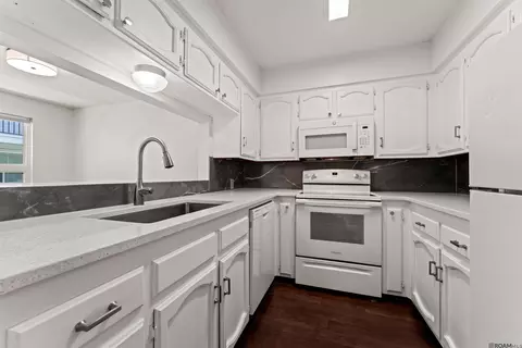3330 Willard St # 303, Baton Rouge, LA 70802