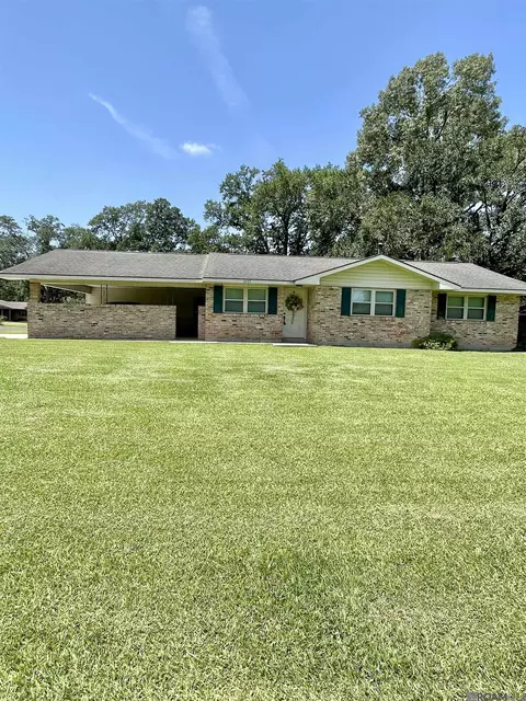6633 Landmor Dr, Greenwell Springs, LA 70739