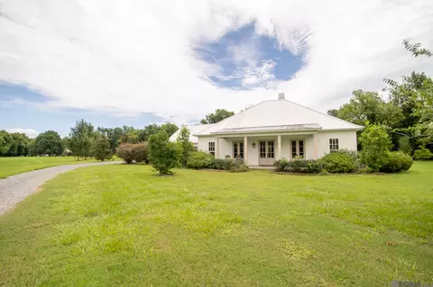 1063 River Road Dr, Sunshine, LA 70780