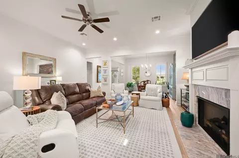 1304 Market Square Rd, Zachary, LA 70791