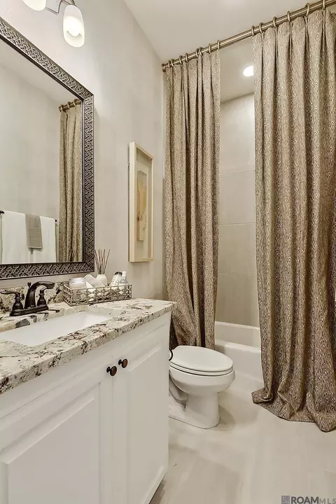 Bath - 126 Sophia Dr, Luling, LA 70070 photo 2 of 2