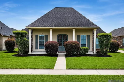 2690 Creek Hollow Ave, Zachary, LA 70791