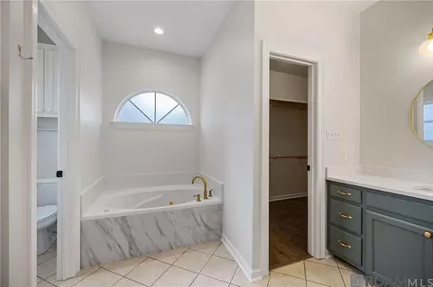 Bath - 34022 Duff Rd, Walker, LA 70785 photo 1 of 5